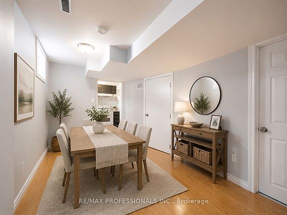 4th image of 35A Bowie Ave #Basement