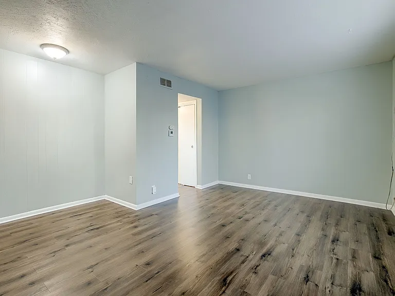 1015 N 47th Ave #4 — Photo 7