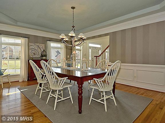 Dining Room w/hardwood floors