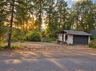 92 Sunset Ln, Willow Creek, CA 95573