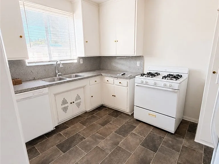 4109 Warner Blvd #C — Photo 4