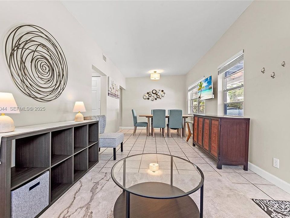 1st image of 1125 NE 5th Ave #1