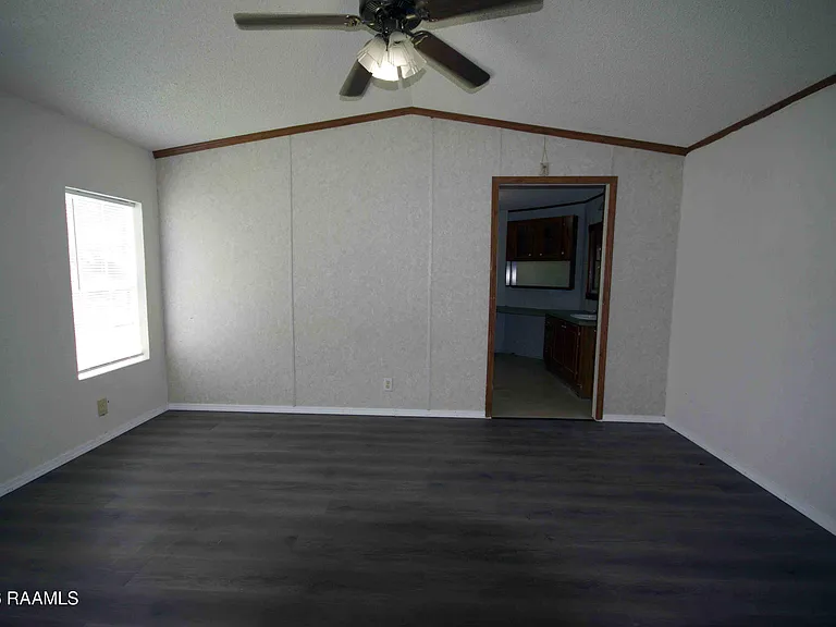 3467 Cleopha Rd — Photo 2
