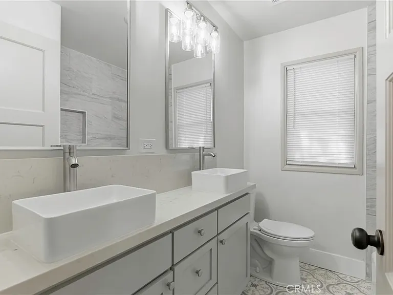2715 Cedar St — Photo 11
