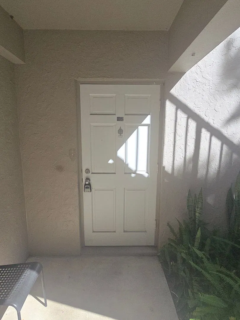 1-Bedroom, 1-Bathroom Apartment in Brandon — Photo 1