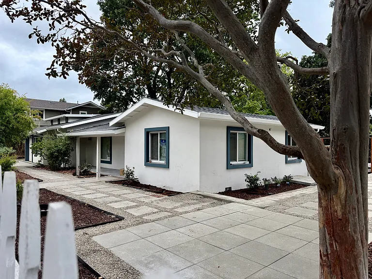 151 Norlyn Dr — Photo 2
