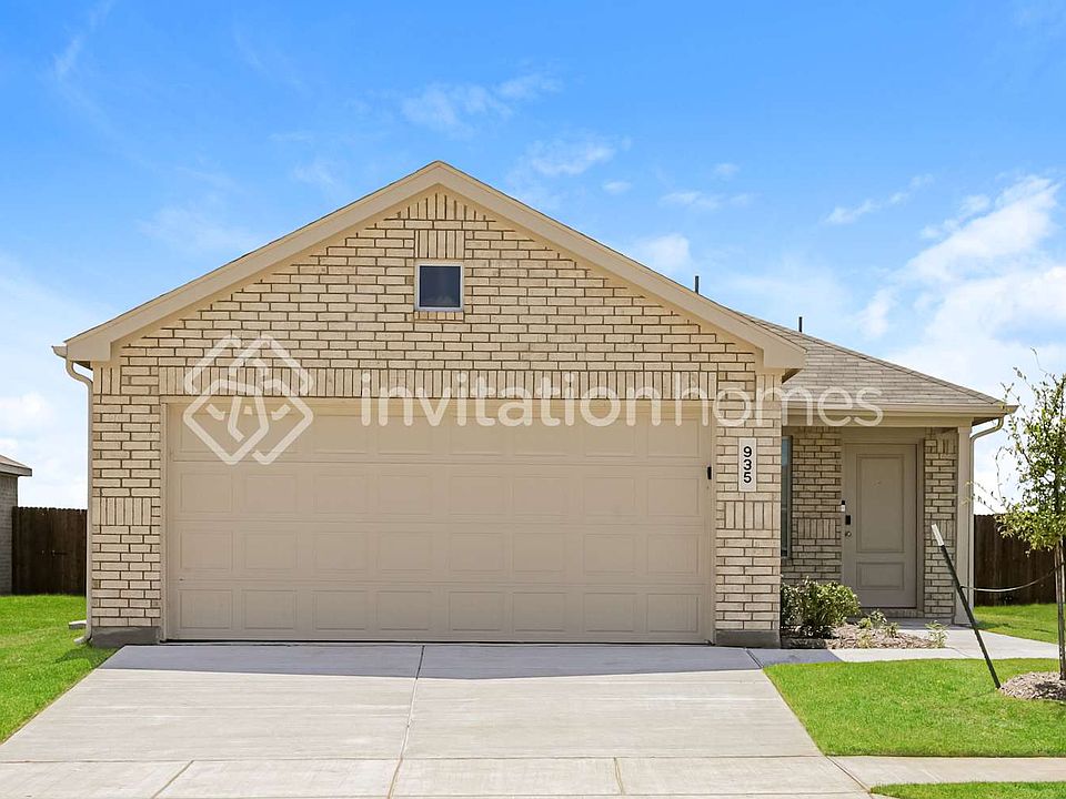 1st image of 935 Carrick Dr