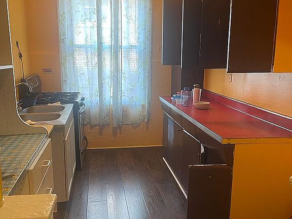 4th image of 1849 Loring Pl S Floor 2