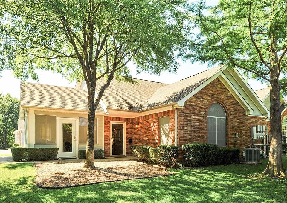 1st image of 1021 Bridges Dr