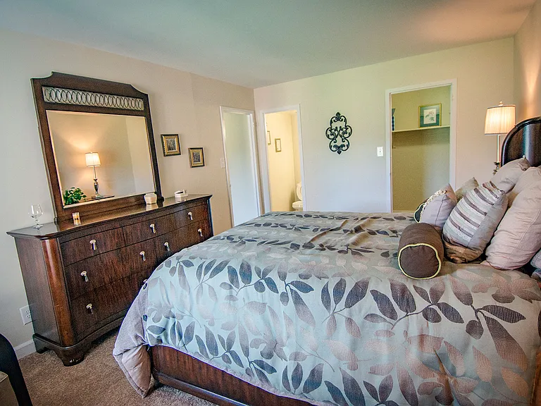 Oakton Park Apartments — Photo 59