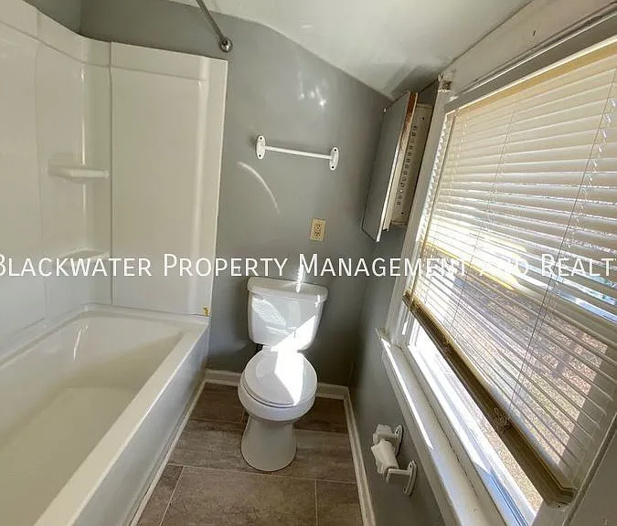2380 Aragon St — Photo 6