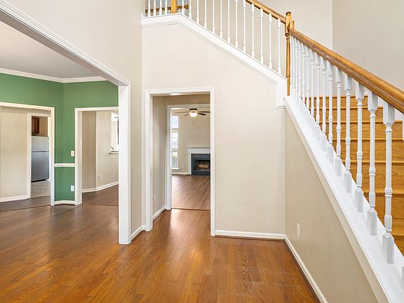 4th image of 595 Batty Way