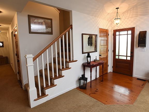 3rd image of 153 Shenandoah Ct