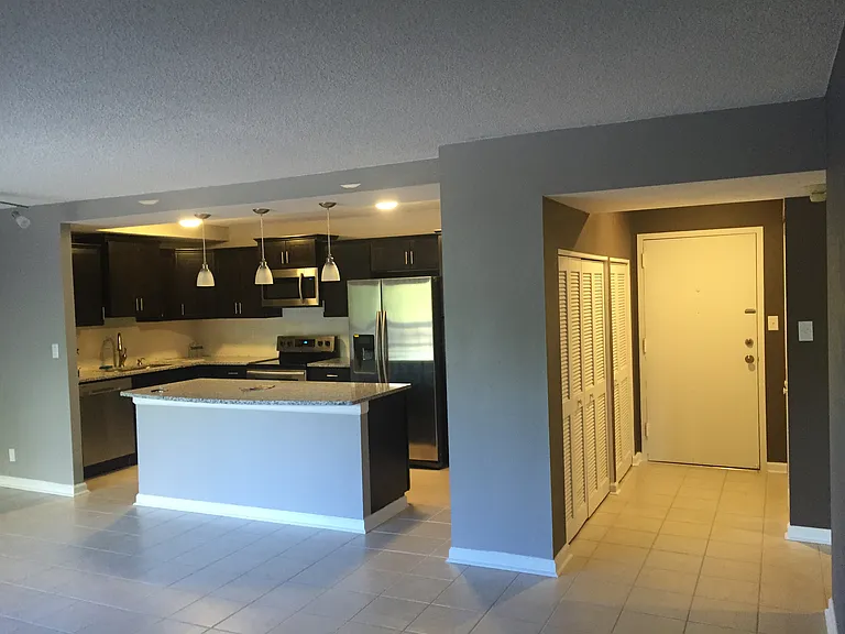 2401 Bayshore Blvd #205 — Photo 8