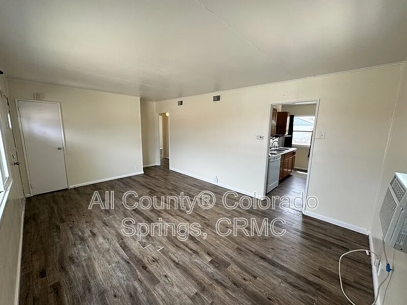 2 bed, 1.0 bath, 796 sqft, $1,550 — Photo 3