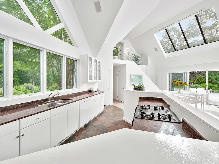 5 Ely Brook Rd — Photo 9