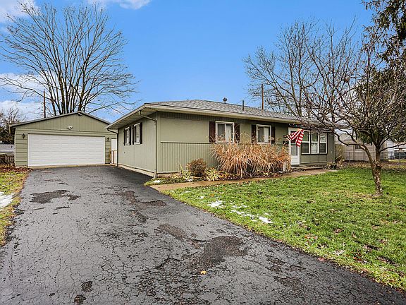 3rd image of 1014 Pleasant Ct