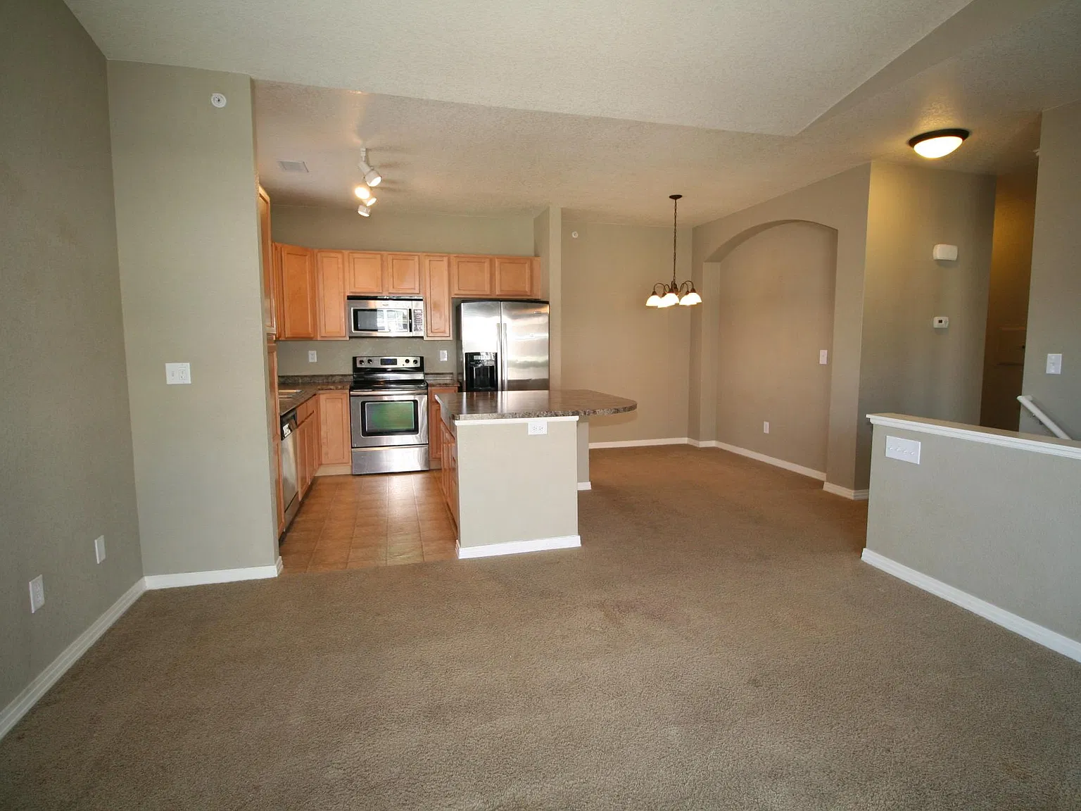 2 bed, 1205 sqft, $2,100 — Photo 2