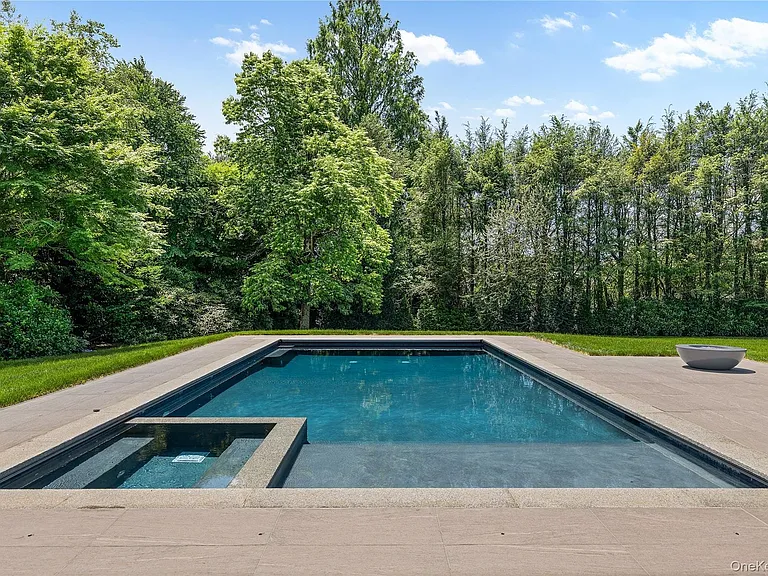 42 Mamaroneck Rd — Photo 5