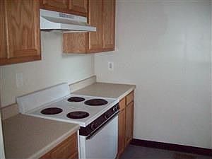 2nd image of 1527 W Baltimore St APT D