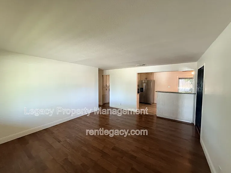 3844 Milton Way — Photo 4