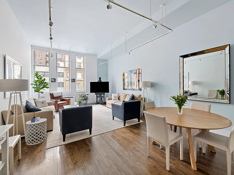 252 7th Ave #3M — Photo 3