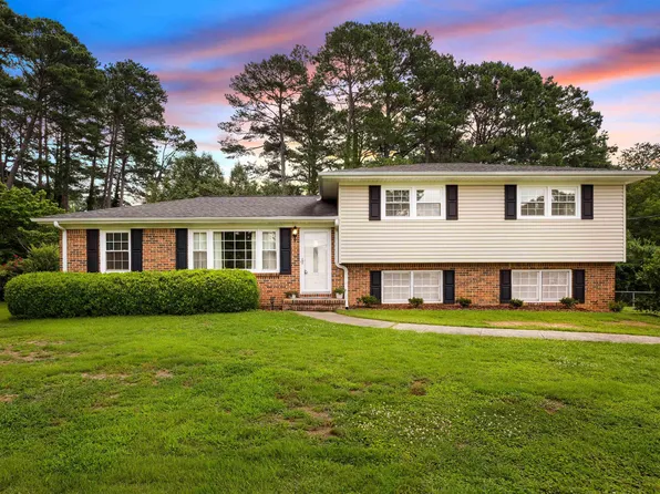 721 Peterson Dr, Gardendale, AL 35071