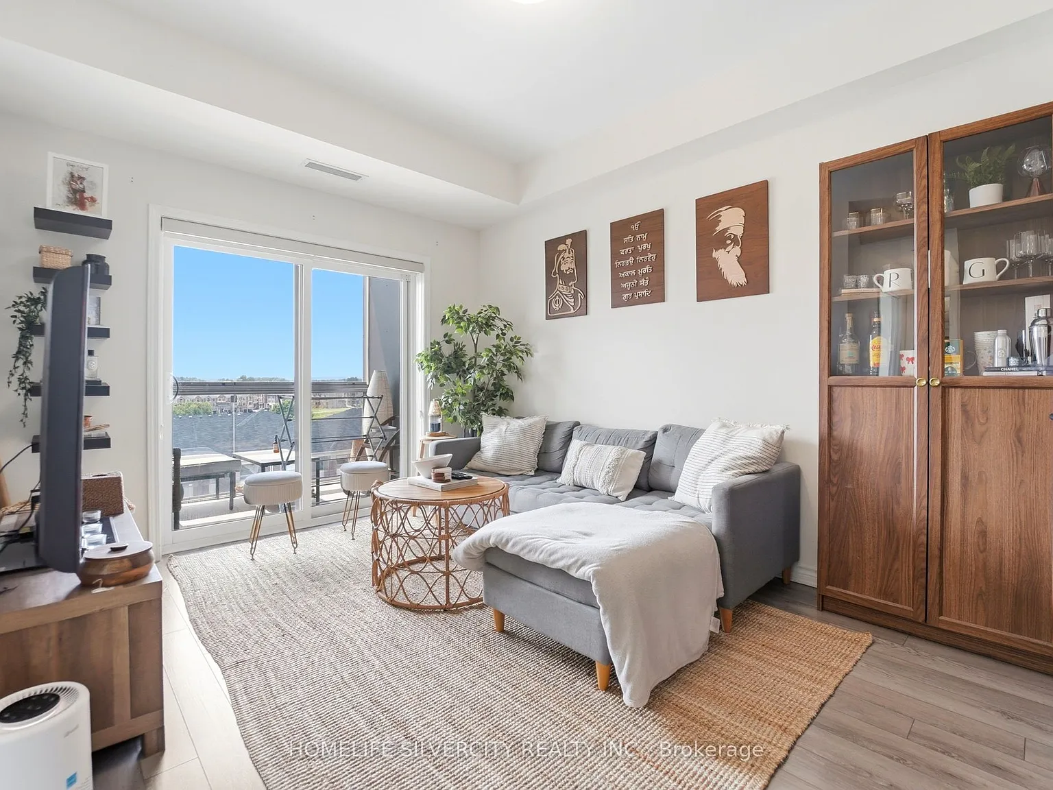 2 bed, $2,000 — Photo 3
