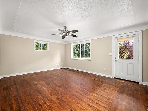 3rd image of 290 Herondale Rd