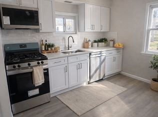 1146 Commonwealth Ave, Mayfield Heights, OH 44124