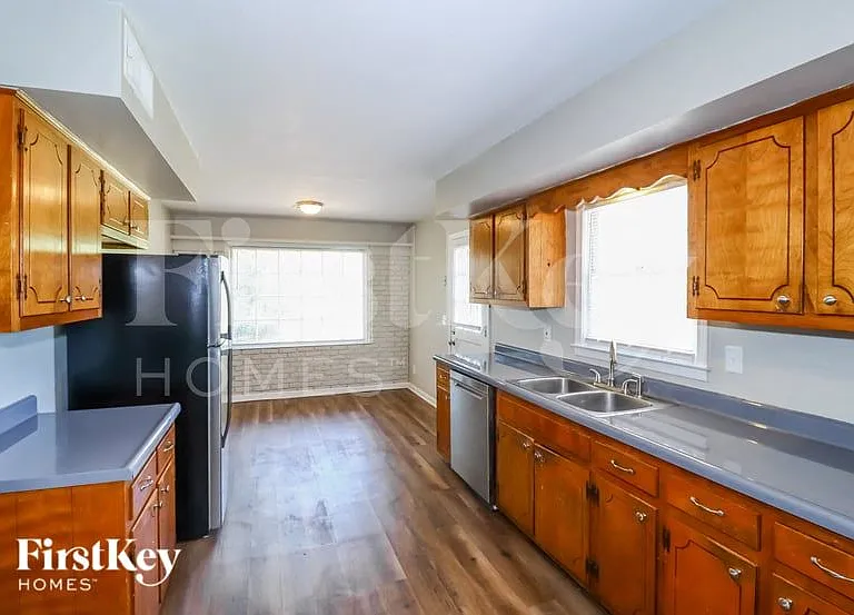 5130 Kingswood Cir — Photo 5