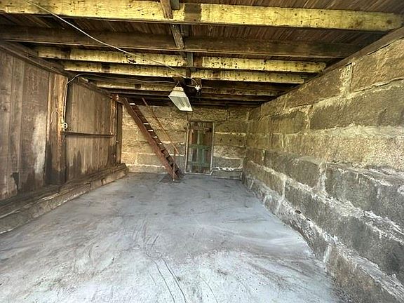 5th image of 160 Westerly Bradford Rd