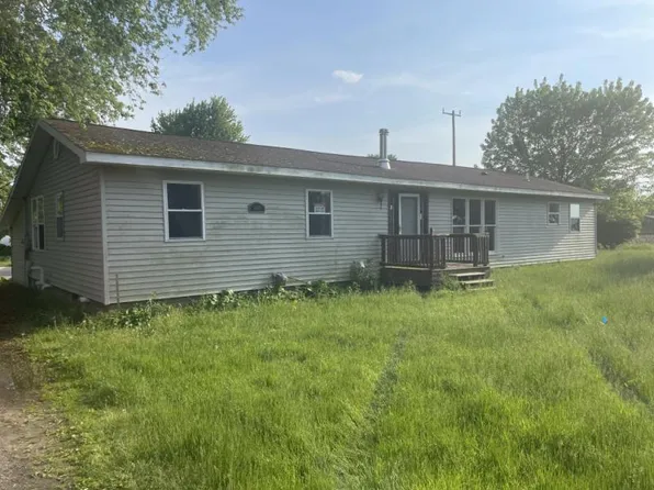 9015 Church Dr, Tuscola, MI 48768