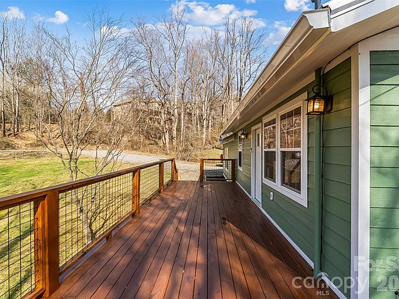 2nd image of 522 Brandon Rd