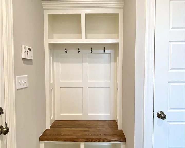 327 Belfair Cv — Photo 14