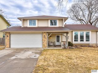 3308 Lynnwood Dr, Bellevue, NE 68123