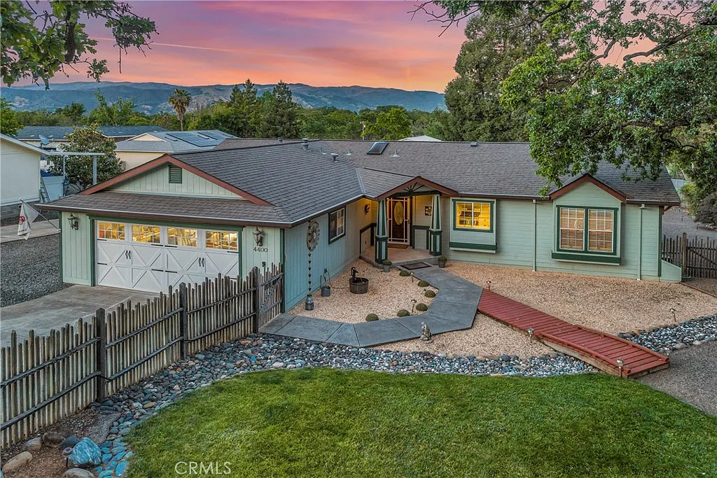 4400 Oak Ave photo 1