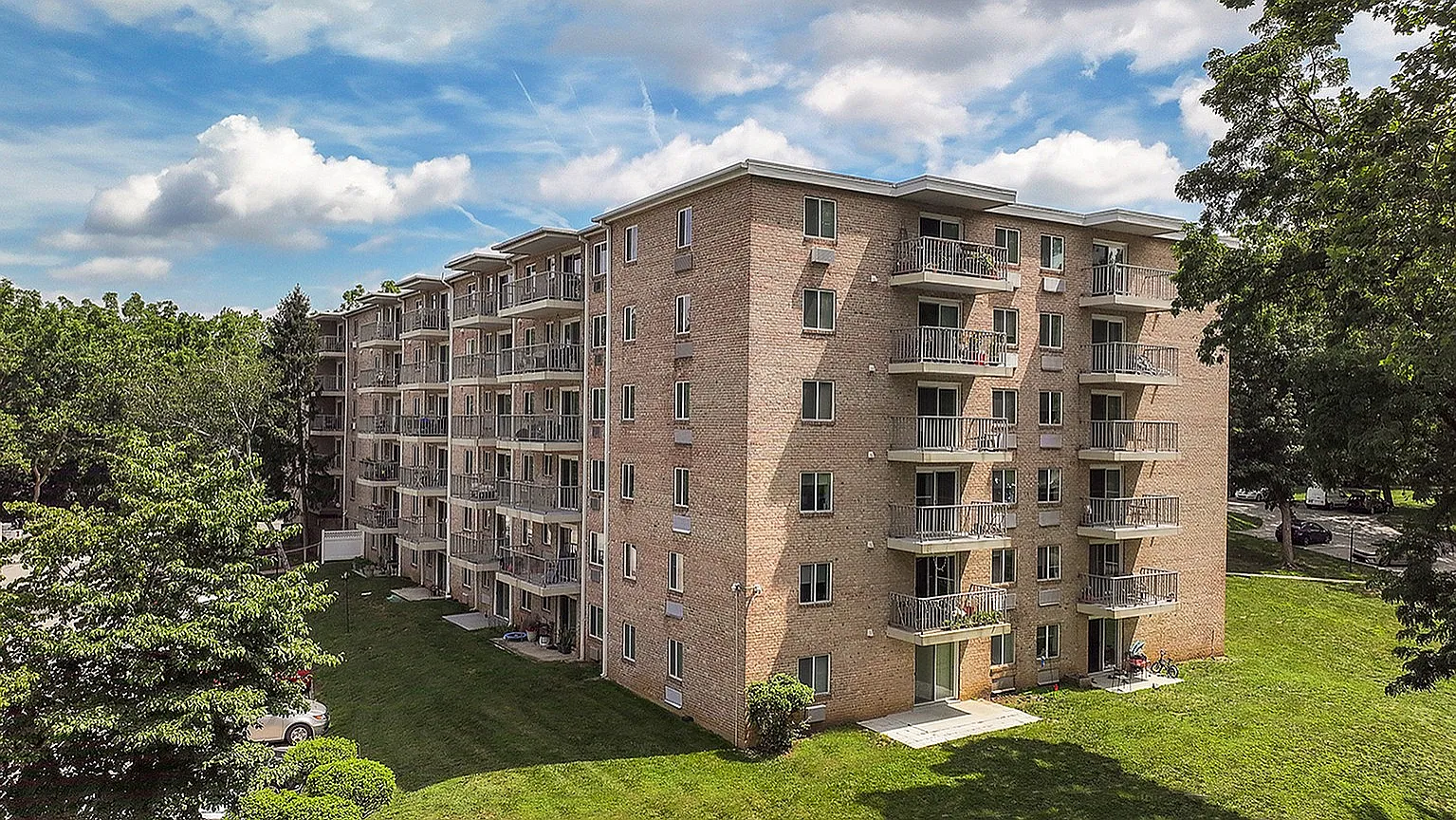 Gulph Mills Village Apartments — Photo 3