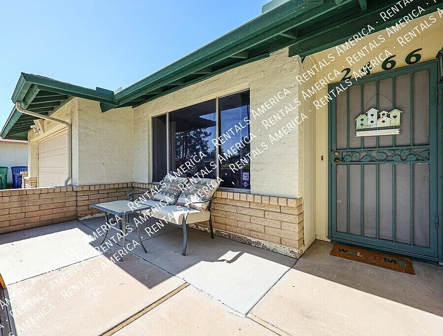 4 bed 2 bath Private Pool No HOA — Photo 4