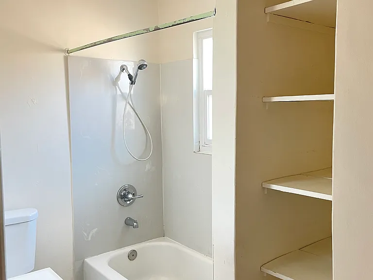 1090 Myrtle St #2 — Photo 8