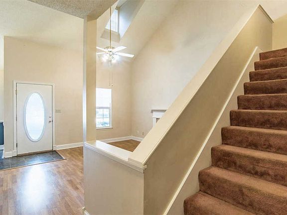 4th image of 6965 Weatherwood Dr
