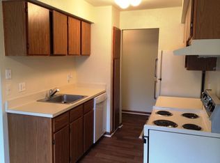 19368 Merriman Rd, Livonia, MI 48152