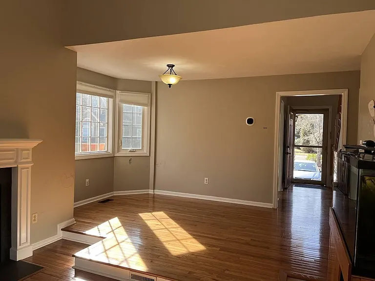 4 Turnbridge Ln — Photo 6
