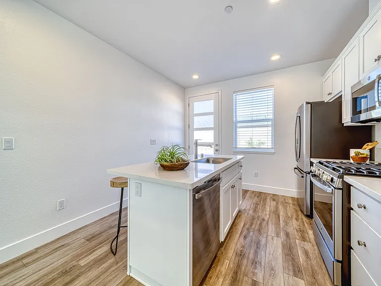 2167 Kenrick Ln — Photo 6
