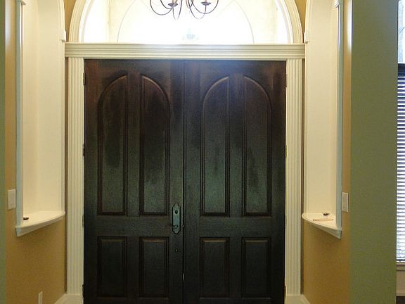 2nd image of 313 SW Nightshade Dr
