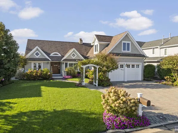 143 Squan Beach Dr, Mantoloking, NJ 08738
