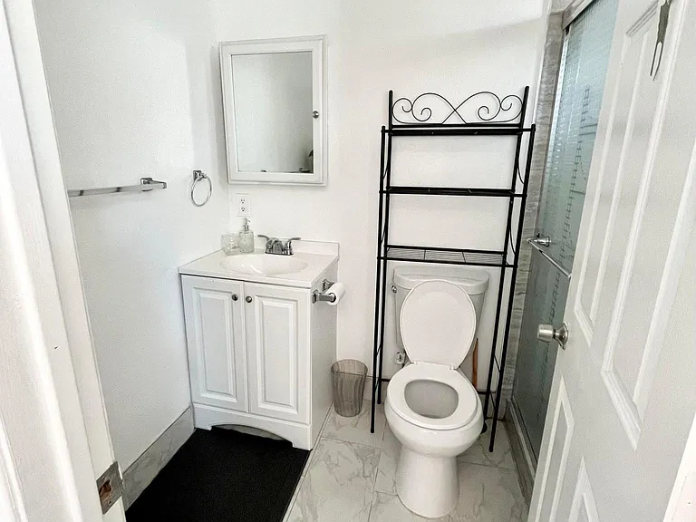 9550 Mayne St #B — Photo 10