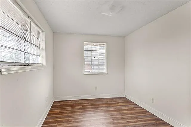 300 Duke Dr #4 — Photo 9