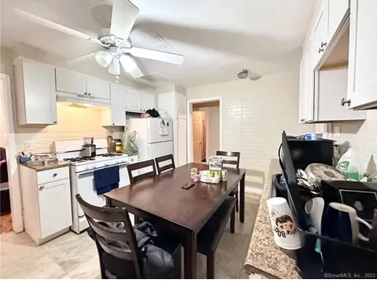 1315 Howard Ave — Photo 2