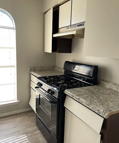 Summit Apartments — Photo 5